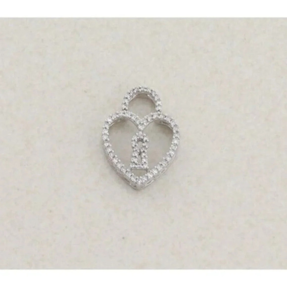 Pendant Only 10k White Gold .25 Carat Diamond Key Heart Pendant - Picture 5 of 5